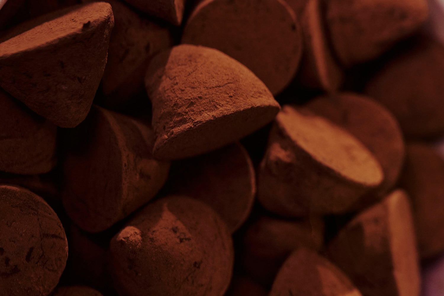 Šokoladiniai triufeliai: istorija, tekstūra ir meistrų paslaptis.
