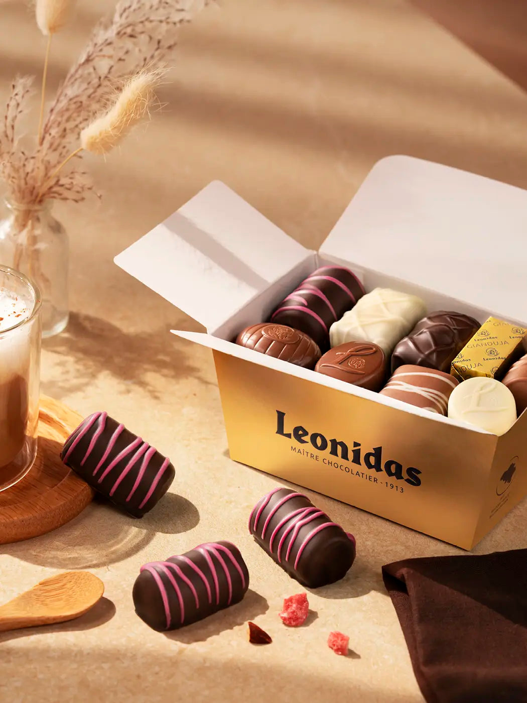 Atidaryta Leonidas Ballotin dėžutė